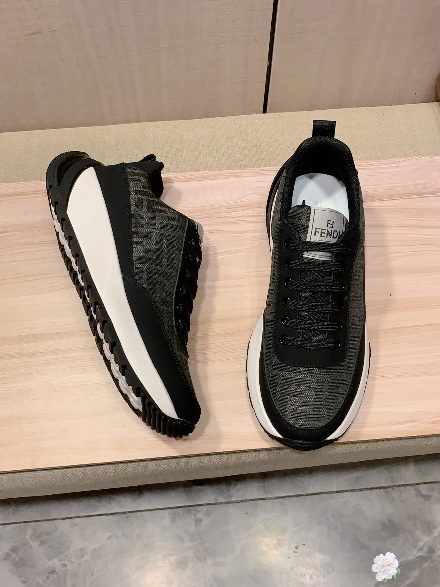 Men's men's shoes💰460💰💰🎩🎩[Lightning][Lightning] "FENDI*" The latest and most popular casual shoes, top brand [Seduce] luxury~purchase, top~quality. [Strong] The upper is made of imported breathable cowhide with material ➕ breathable sheepskin feet (•) and fine workmanship. The original stylish and stylish soft rubber wear-resistant and non-slip outsole is light and comfortable on the feet. The real thing looks better when photographed. 305: code: 38-44, 2️⃣ colors selected